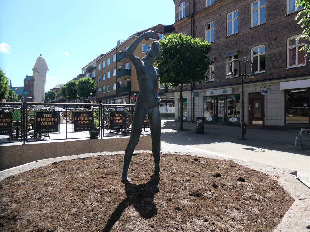 Statyn ''La gamine''