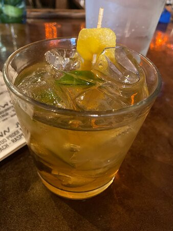 Old Hickory Whiskey Bar-彭萨科拉必去景点