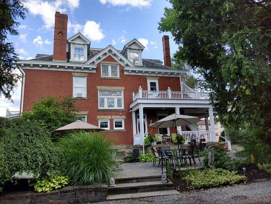 South Broadway Manor主图