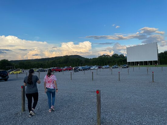 Wilderness Outdoor Movie Theater-Trenton必去景点