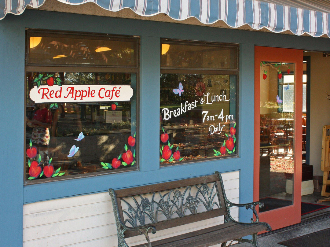 Red Apple Cafe
