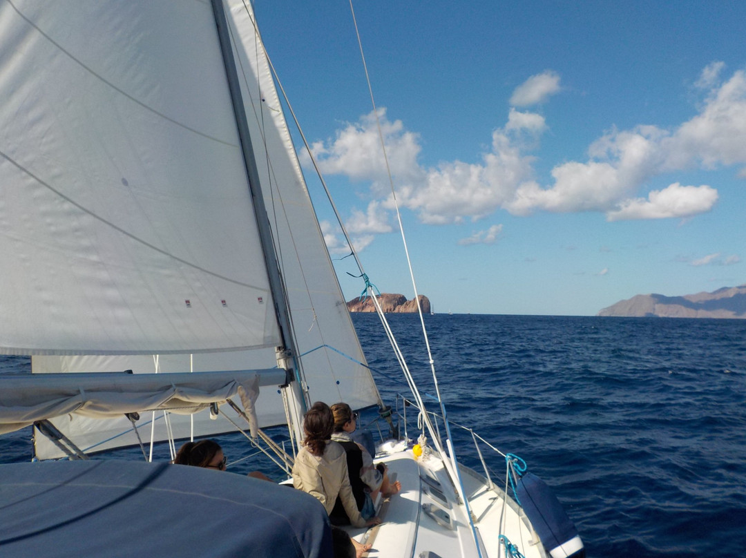 Polco Sailing Cruises-Adamas必去景点