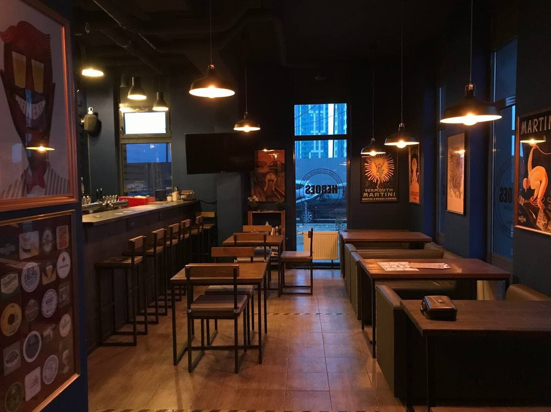 Heroes  Cafe&Bar