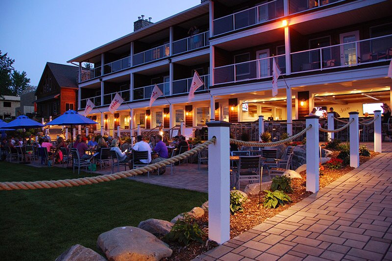 Staples酒店住宿-Quarterdeck Resort