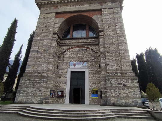 Chiesa Parrocchiale del Sacro Cuore di Gesu'-Villanuova sul Clisi必去景点