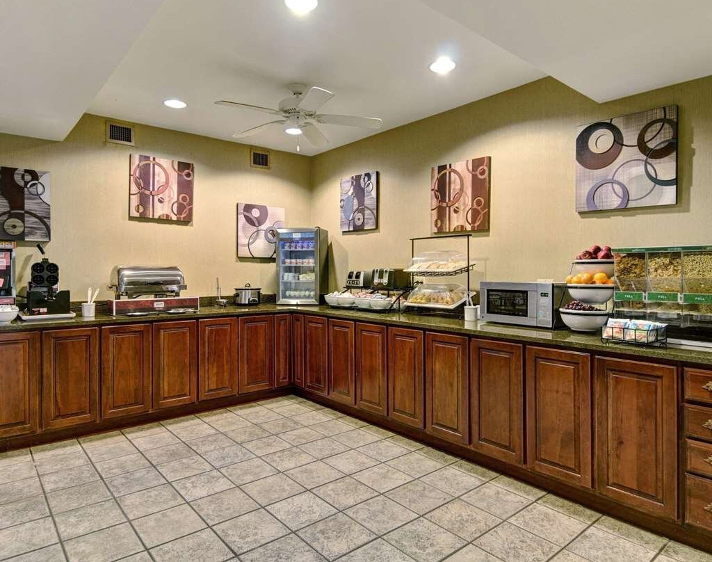 Comfort Inn & Suites主图