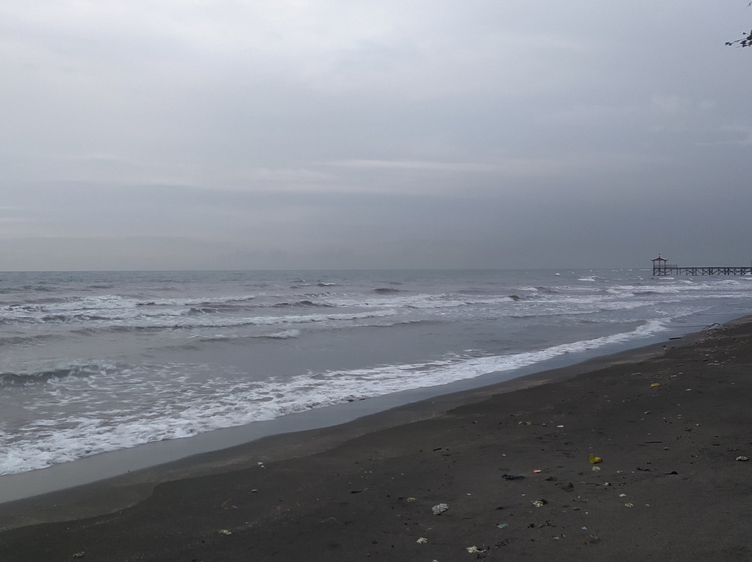 Pantai Pasir Putih-Situbondo必去景点