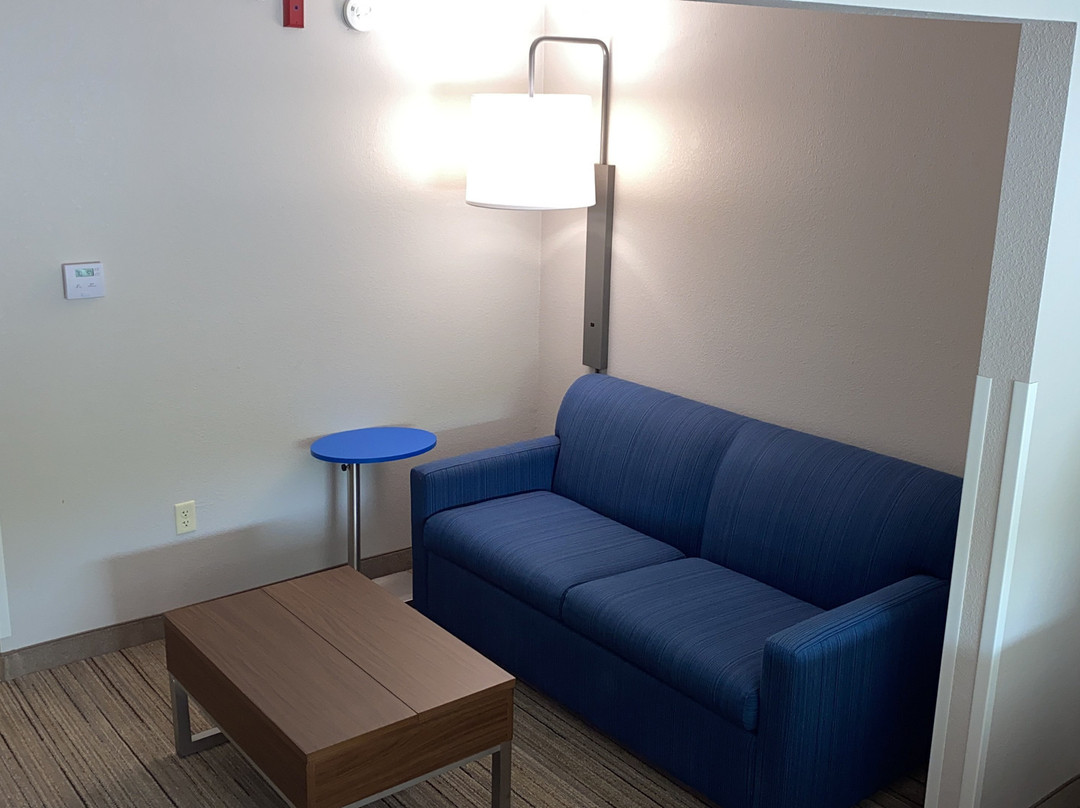 韦斯顿快捷假日&套房酒店主图