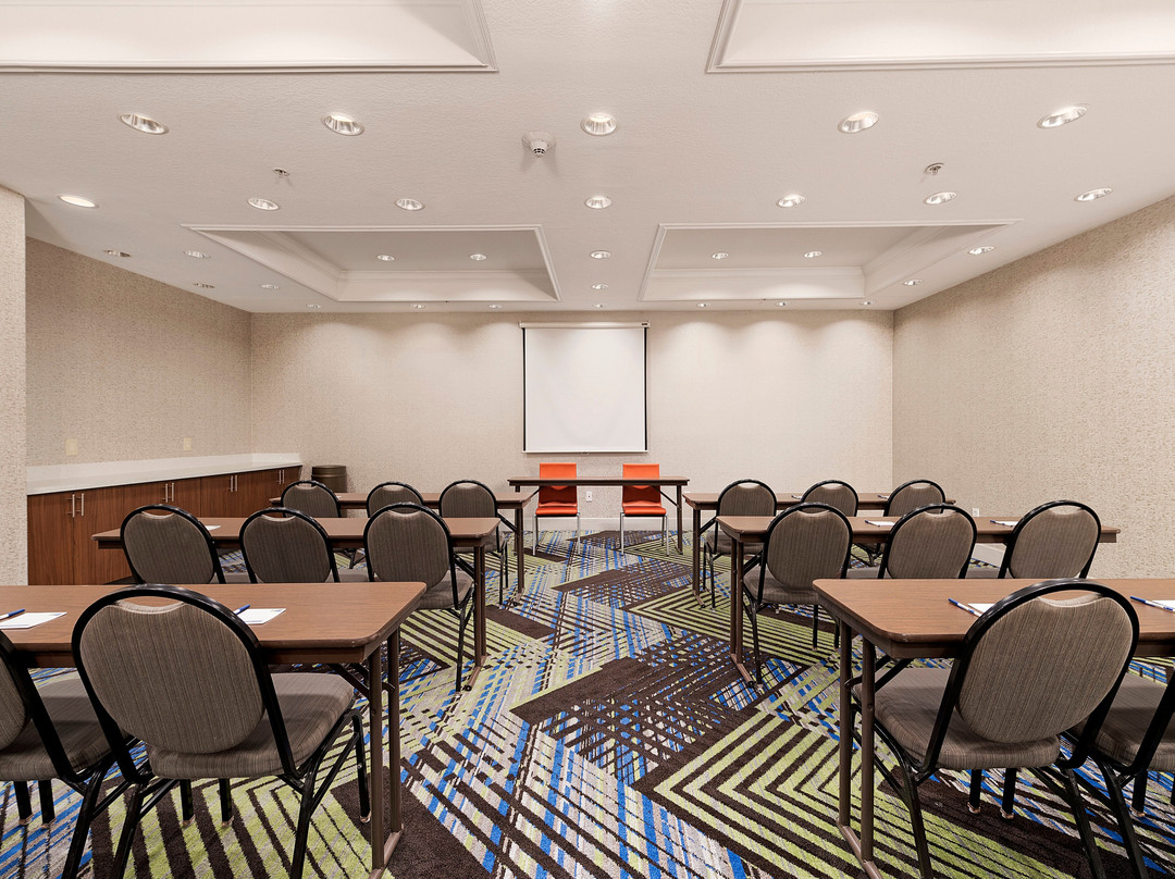 Holiday Inn Express & Suites Conroe I-45 North By IHG主图