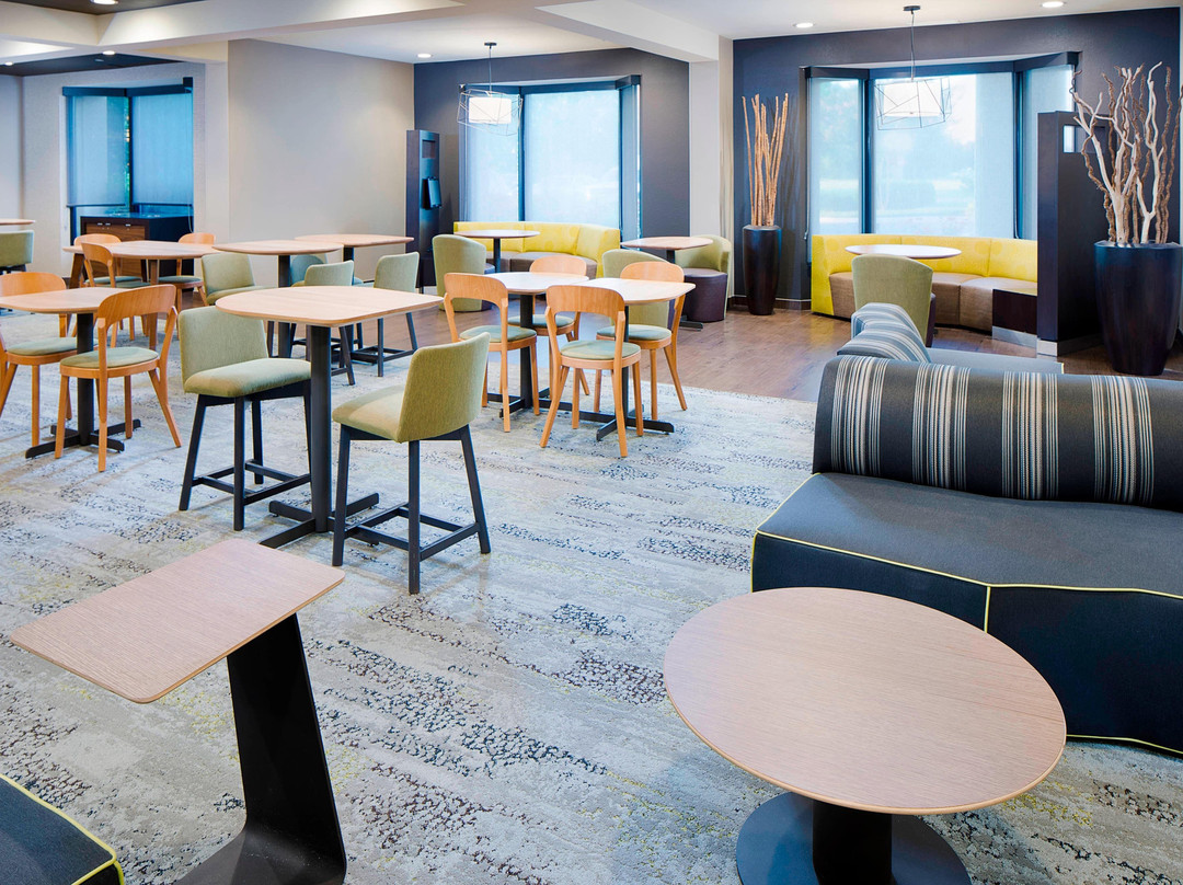 Courtyard by Marriott Richmond Airport主图