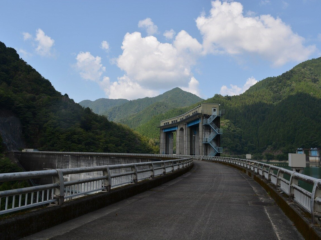 Shin Toyone Dam景点图片