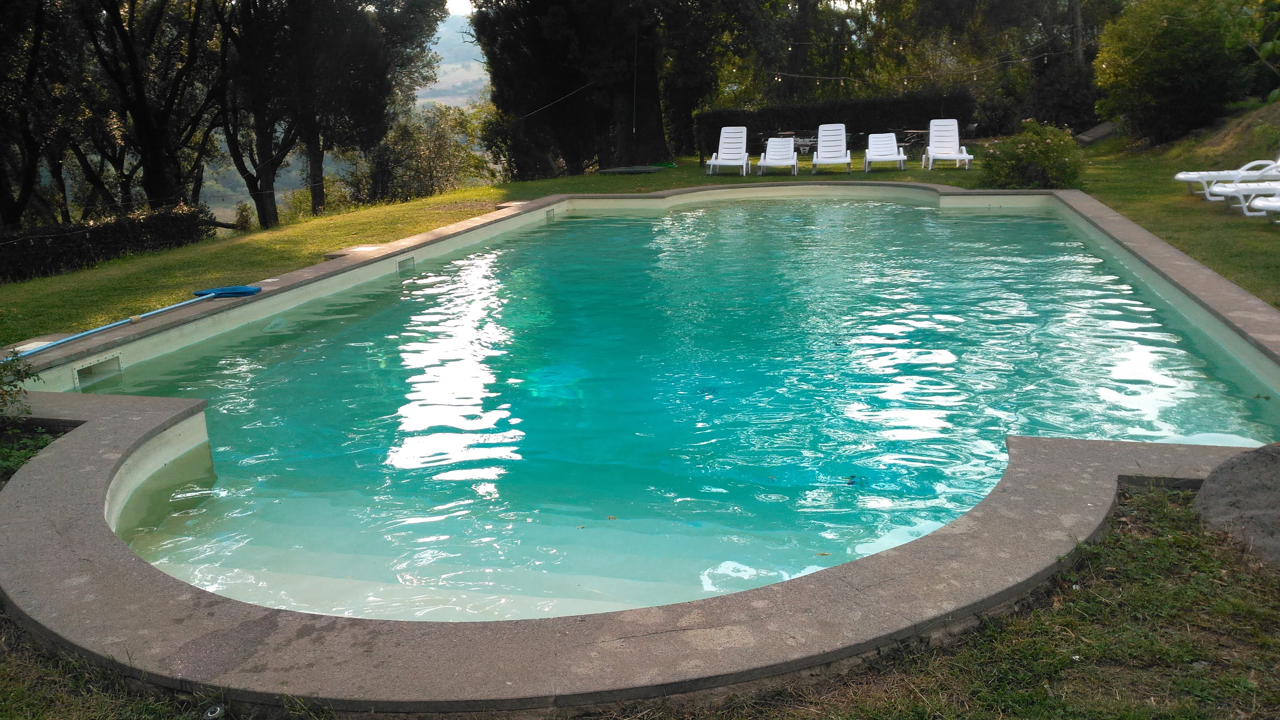 Castello Costaguti-泳池