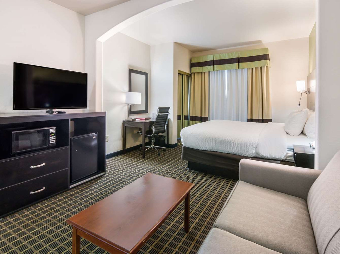 Clarion Inn and Suites Weatherford主图