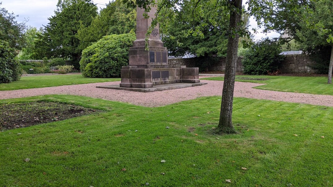 Milnathort War Memorial and Park-Milnathort必去景点