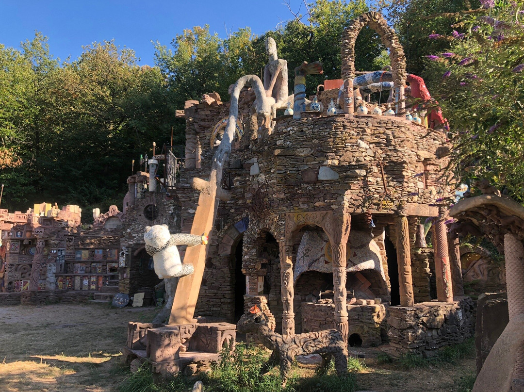 Arts Buissonniers Outsider Art museum-Saint-Sever-du-Moustier必去景点