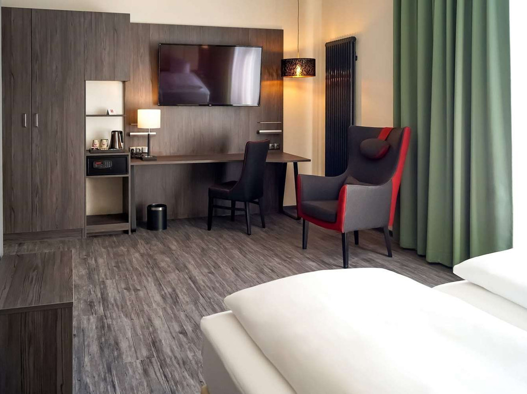 PLAZA Premium Parkhotel Norderstedt主图