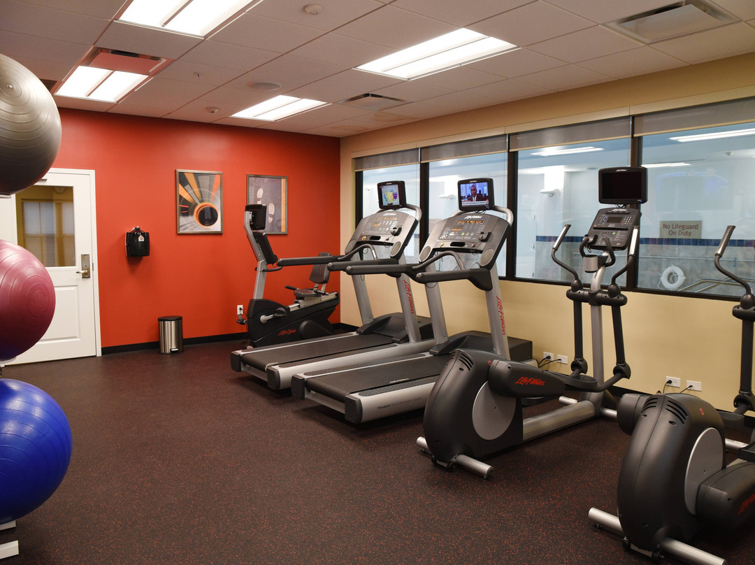 TownePlace Suites by Marriott Lawrence Downtown主图