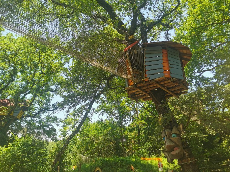 Le Bois des Lutins 06-卢贝新城必去景点