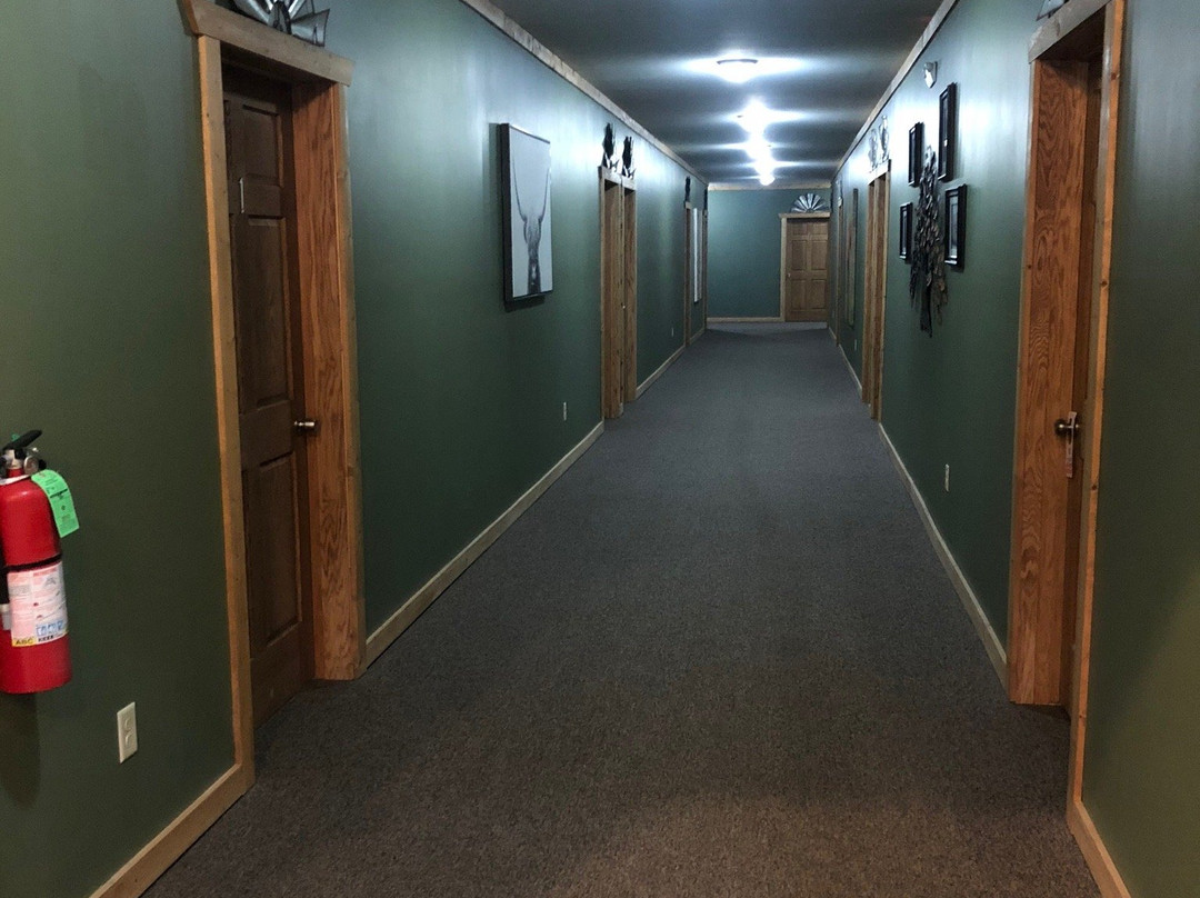 Big Horse Inn & Suites主图