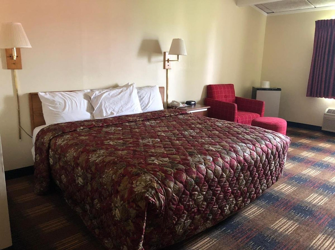 锡拉丘兹机场红地毯旅店主图