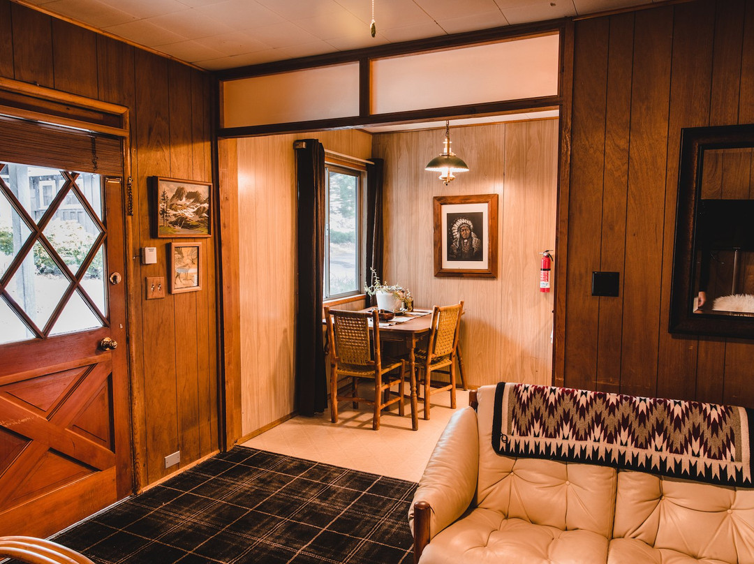 The Fireside Inn主图