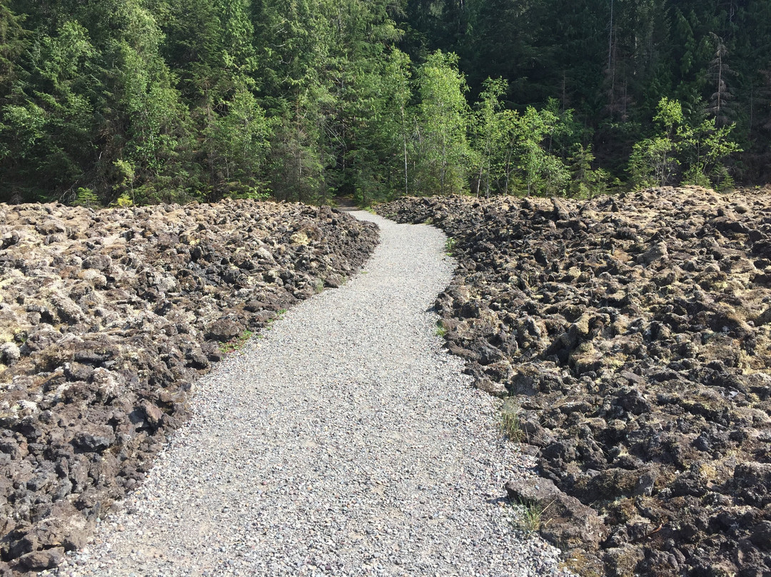 Vetter Falls-New Aiyansh必去景点