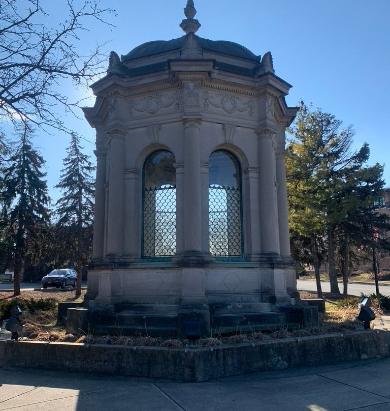 Glos Memorial Park-Elmhurst必去景点