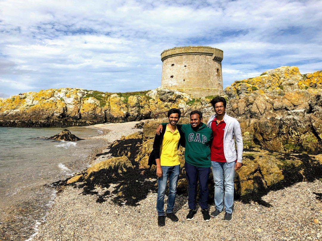 Howth Cliff Cruises-霍斯必去景点