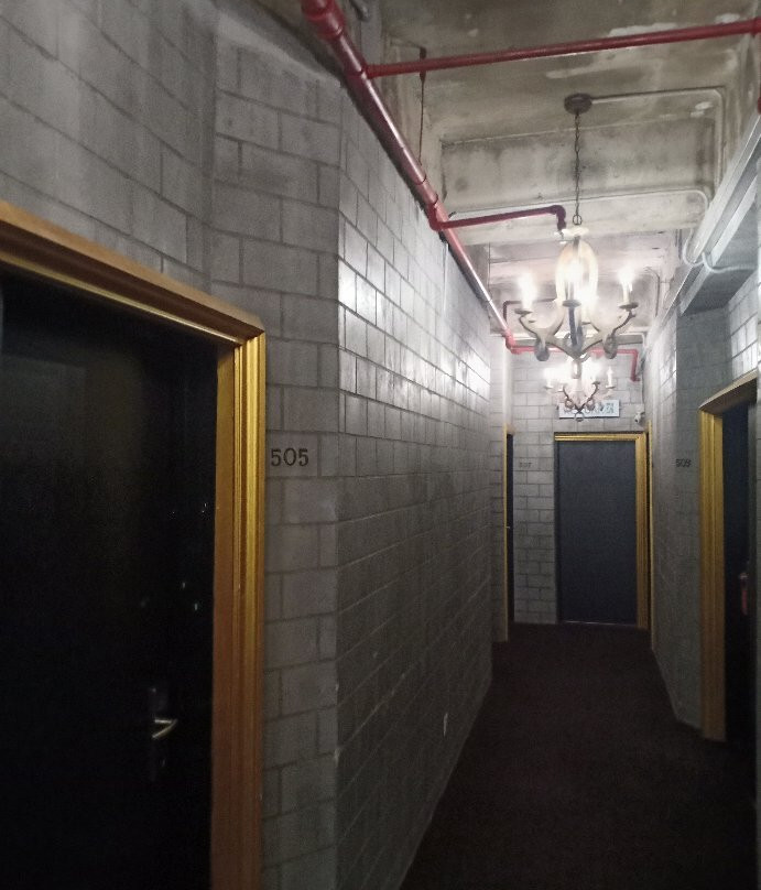 The Silver Inn主图