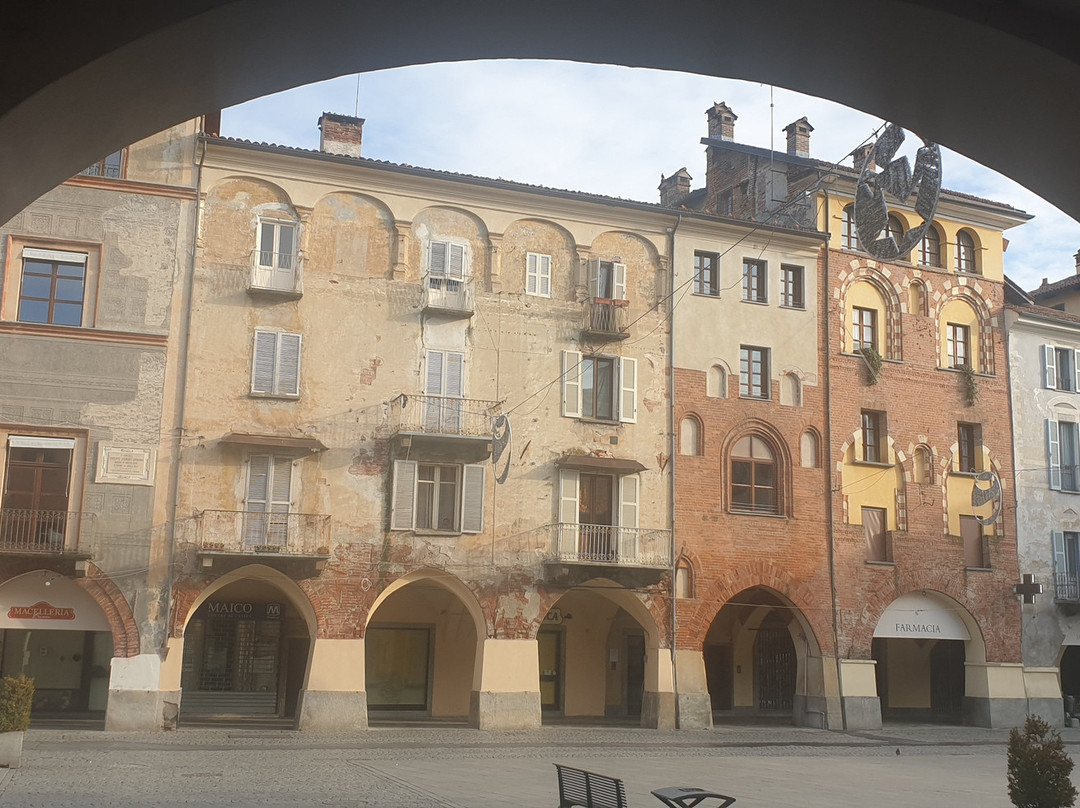 Piazza Santorre di Santarosa景点图片