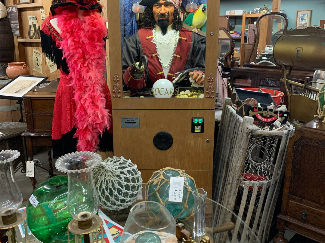 Nasty Jack's Antiques-拉康纳必去景点