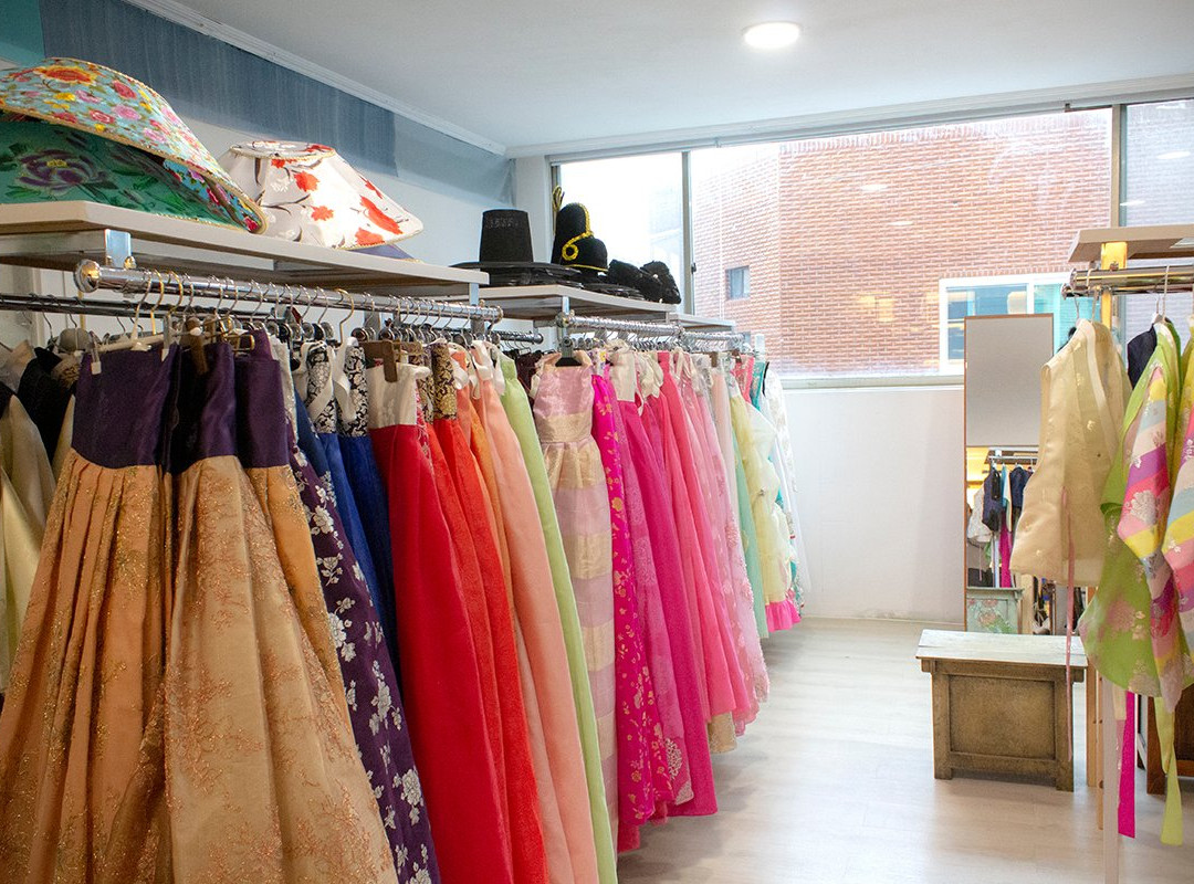 Wearing Hanbok-蔚山必去景点