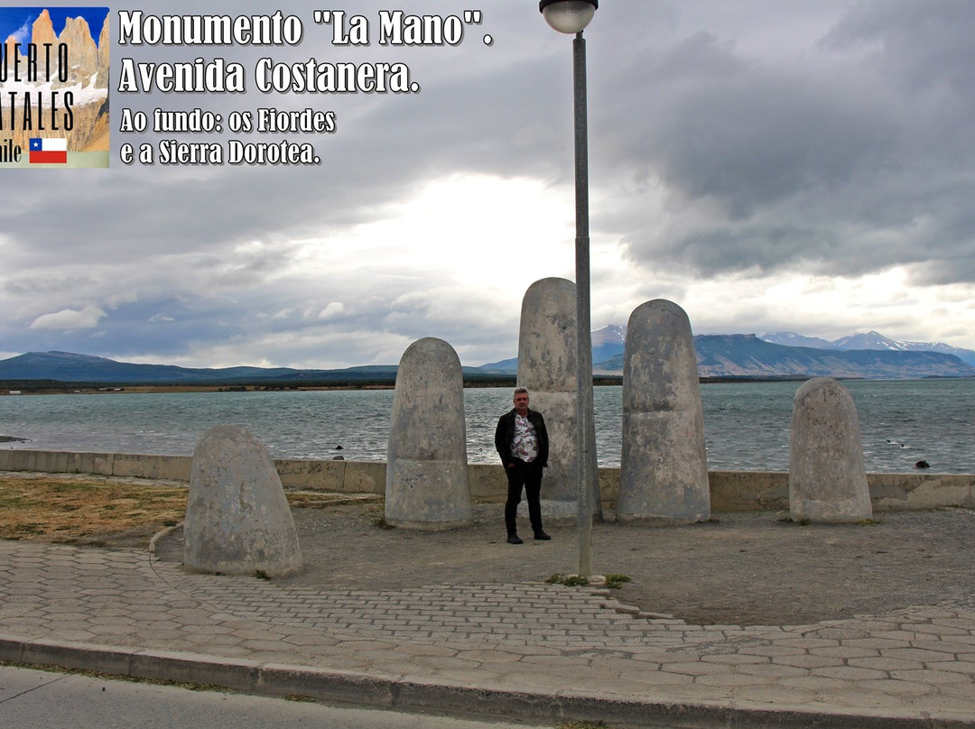 Monumento de la Mano-纳塔莱斯港必去景点