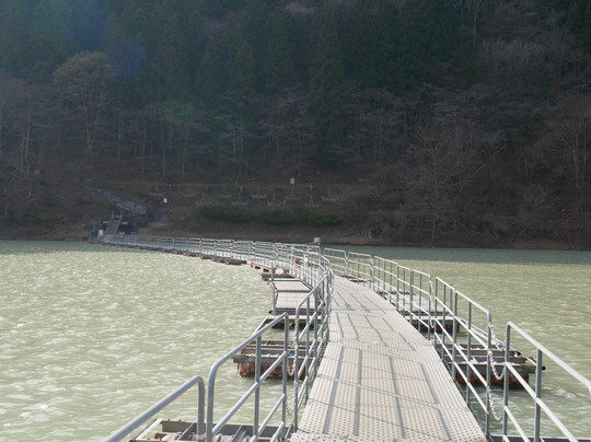 Tozura Pontoon Bridge-奥多摩町必去景点