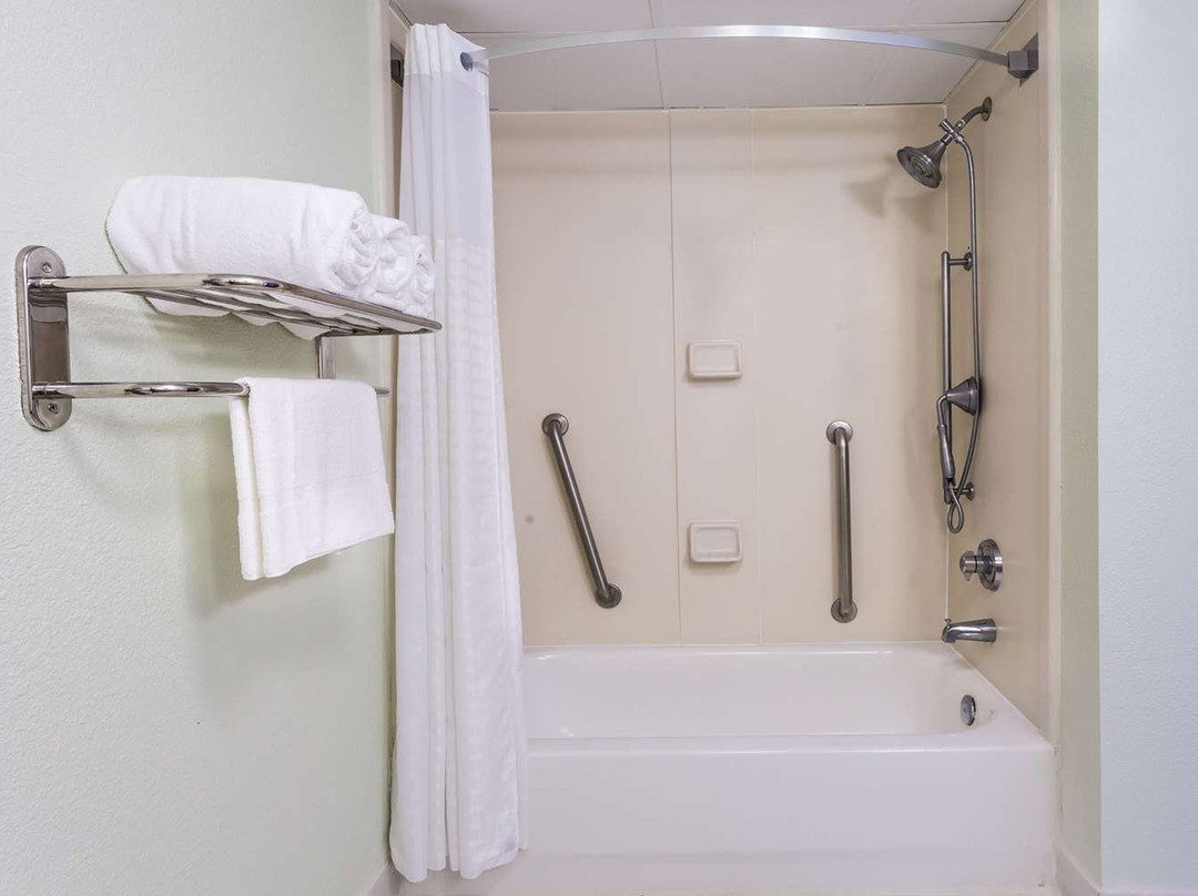 南波士顿快捷假日酒店主图