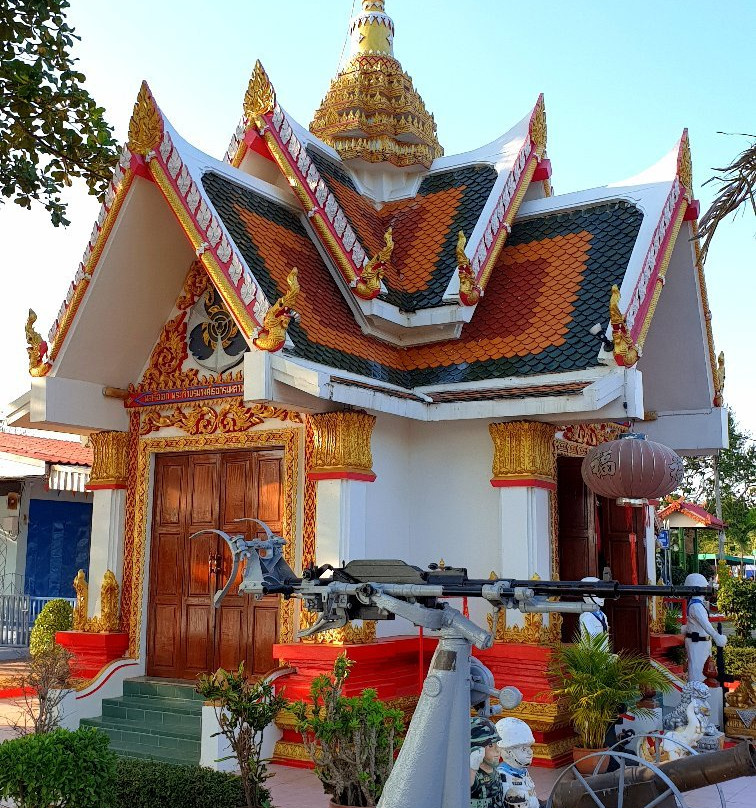 Somdet Kromluang Chumphon Shrine景点图片