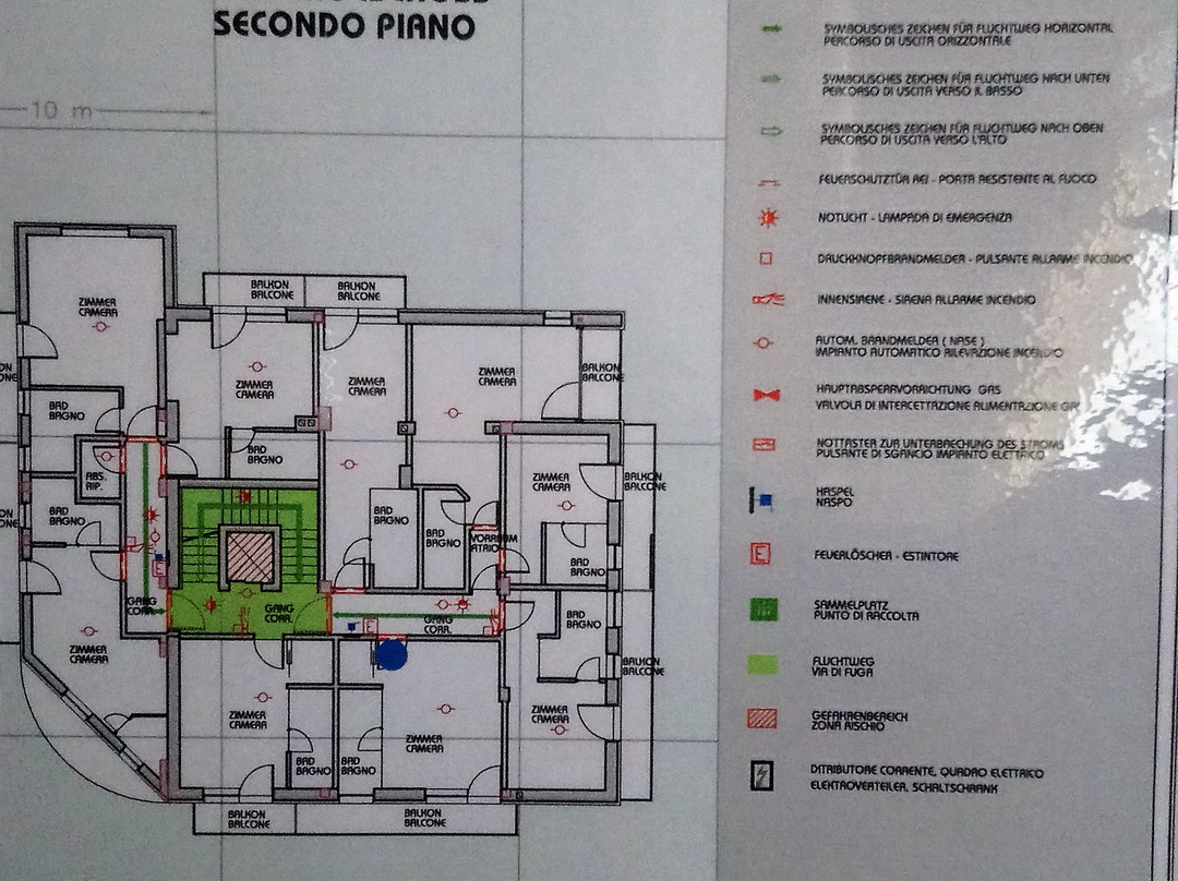 理意其尼酒店主图