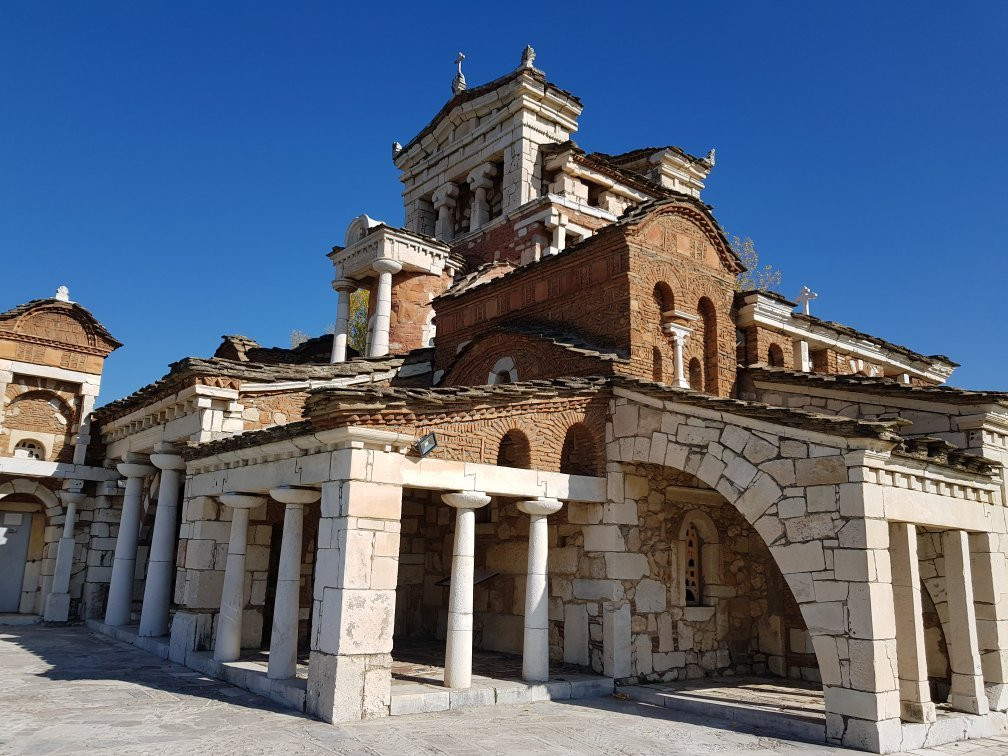 Agia Fotini Mantineias Church景点图片