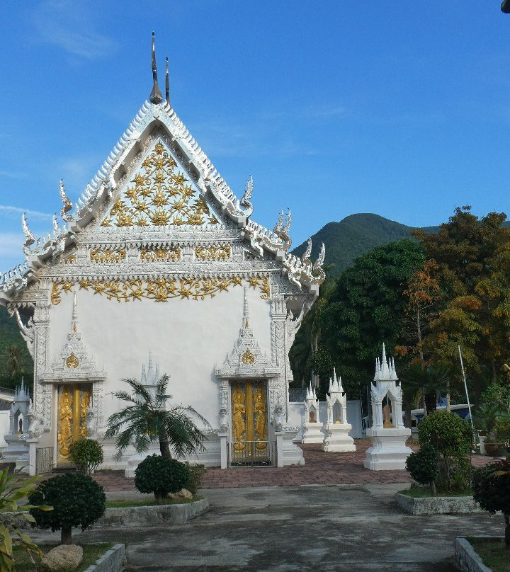 Wat Chaloklum景点图片