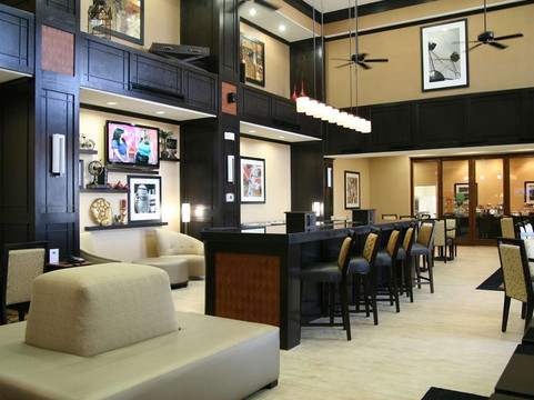 Hampton Inn & Suites Cleburne主图