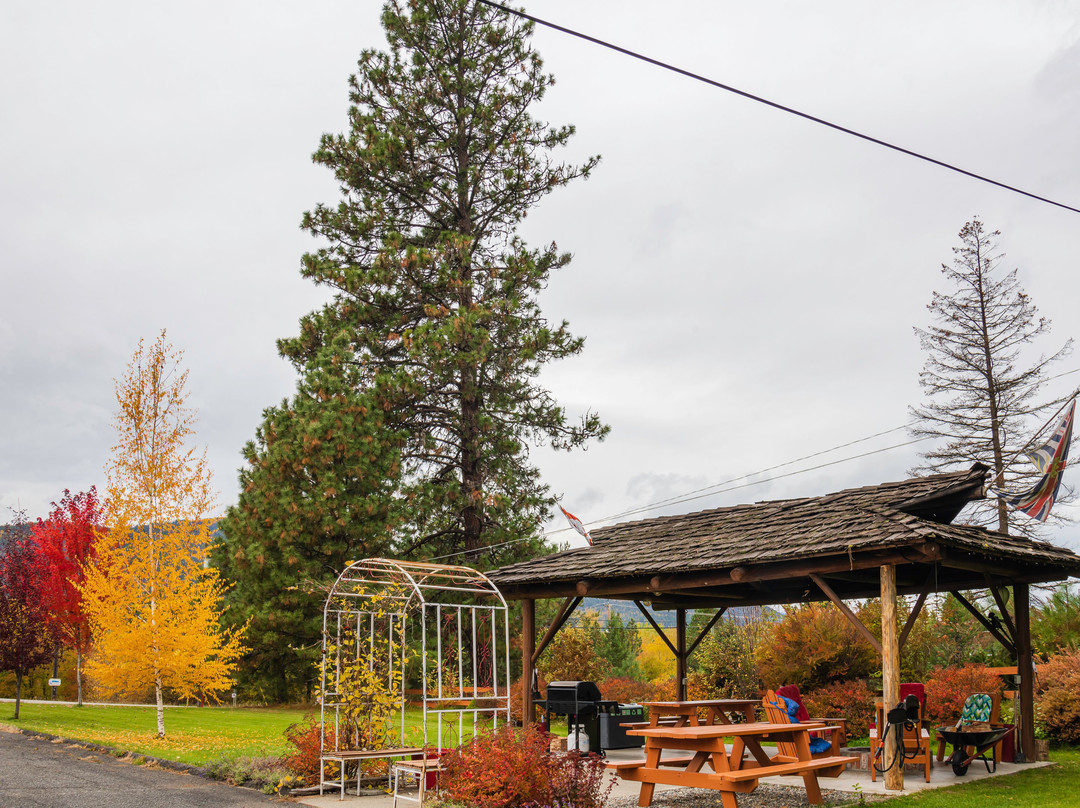 Lakeview Motel (B.C Canada)主图