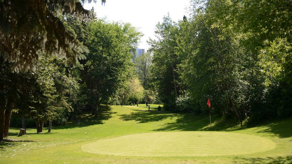 Kinsmen Pitch & Putt Golf Course景点图片