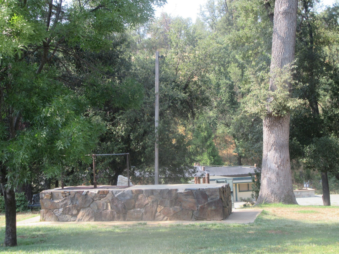 Mary Laveroni Community Park景点图片