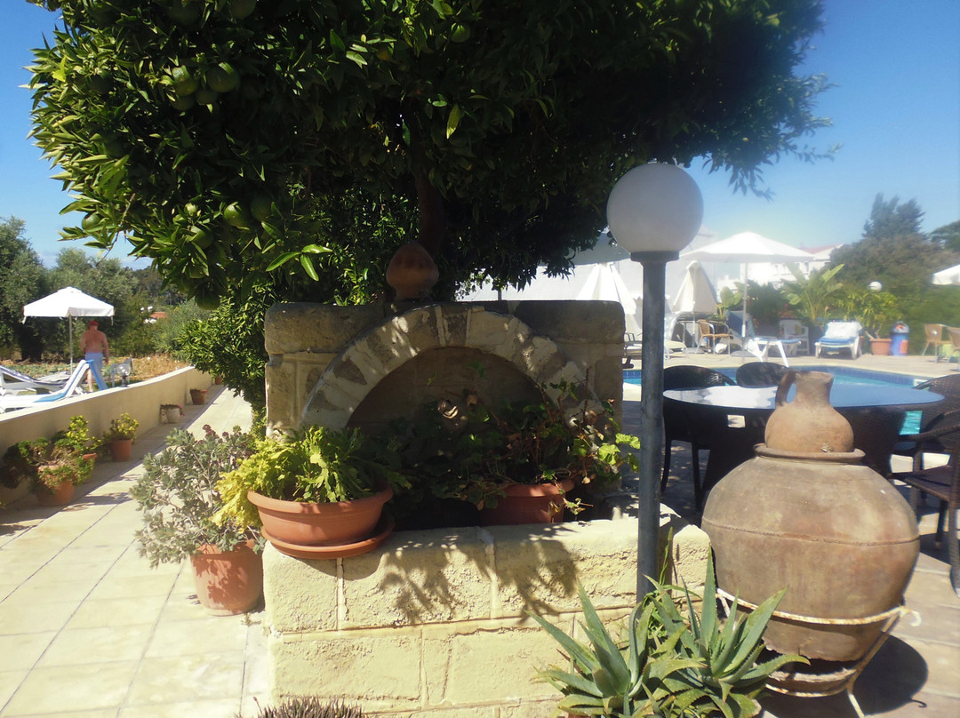 Bougainvillea Hotel Apartments主图