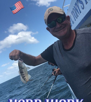 Capt. Tony's Fishing Adventures-迈尔斯堡海滩必去景点