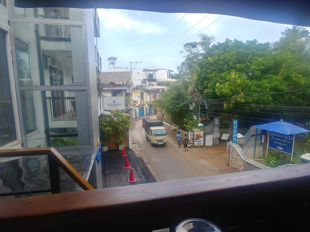 荣耀格兰德酒店主图