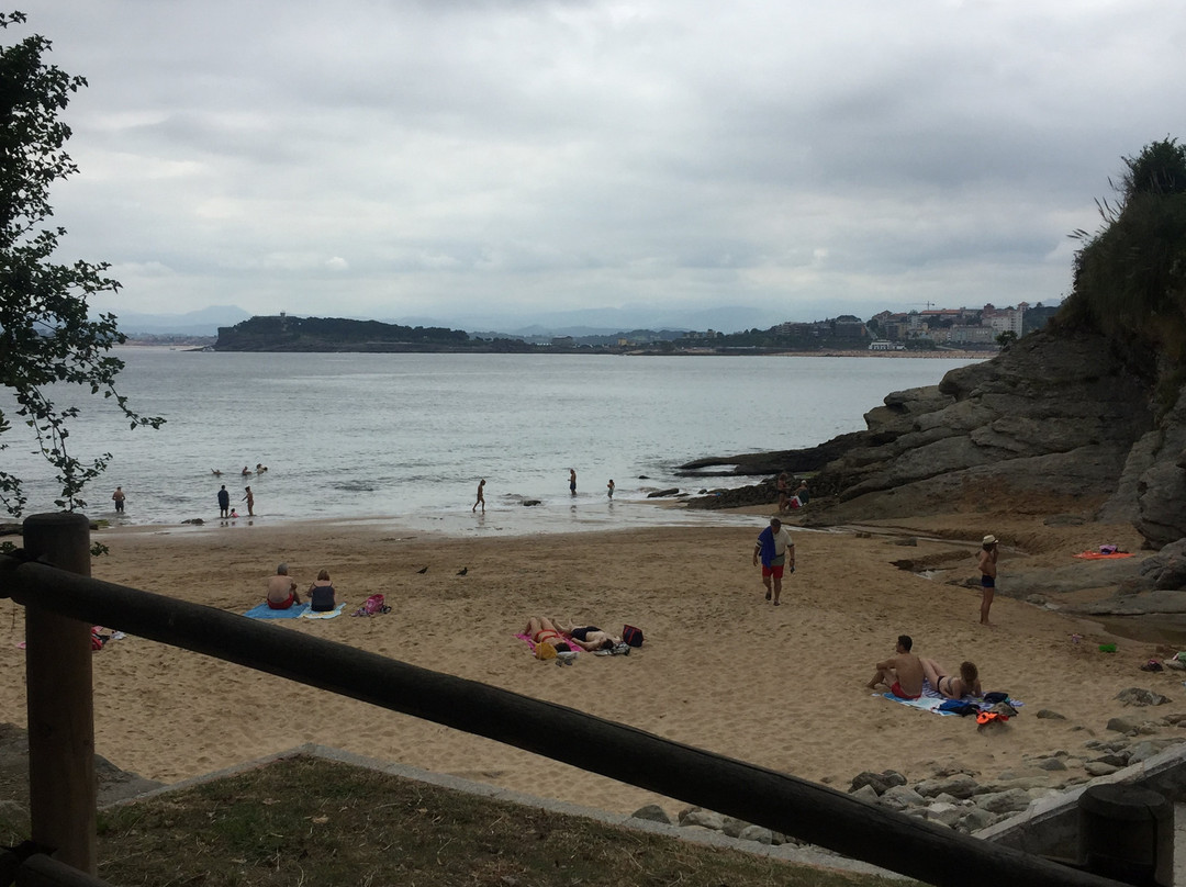 Playa de Los Molinucos-桑坦德必去景点