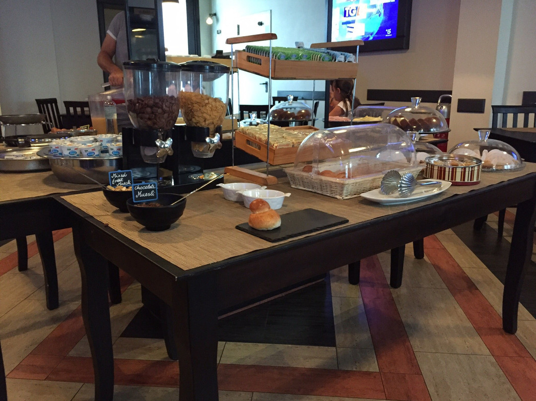 阿尔巴努欧瓦酒店主图