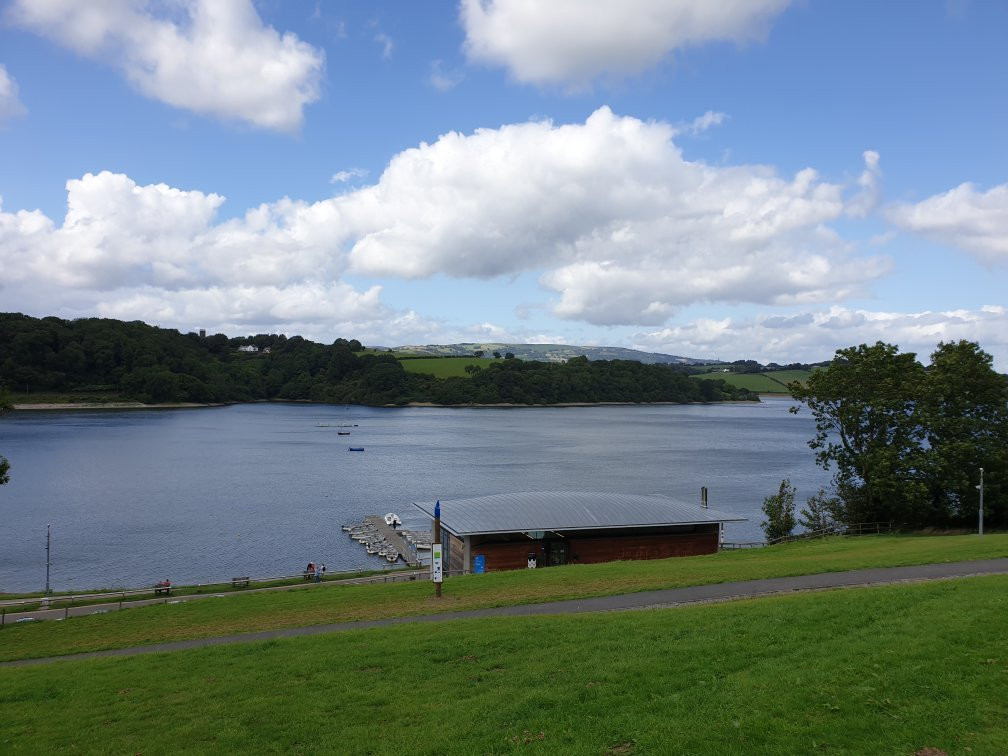 Llandegfedd Reservoir景点图片