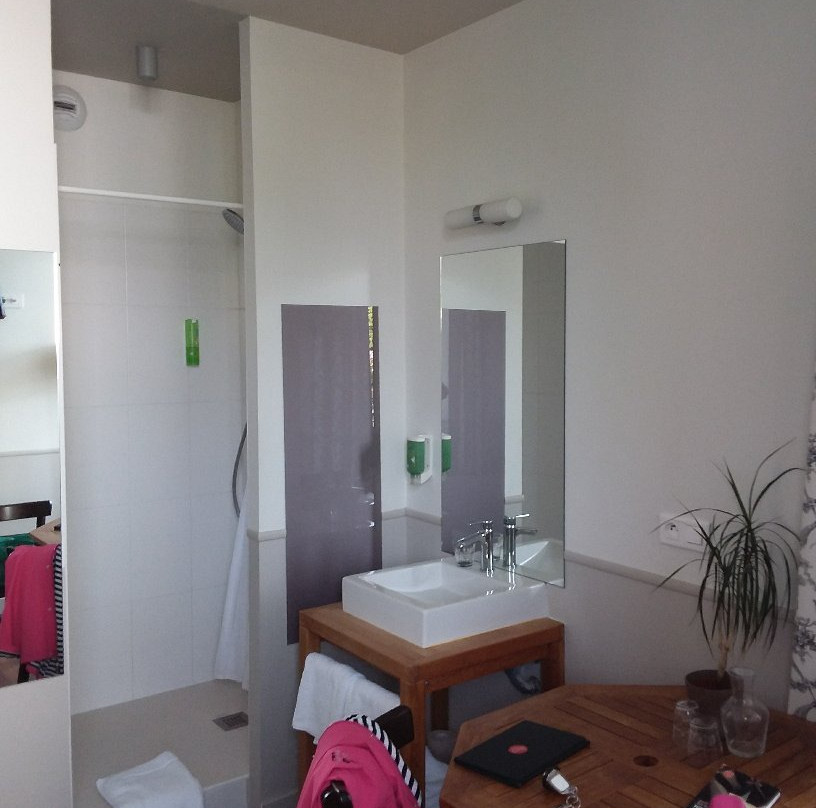 Les Herbes Folles主图